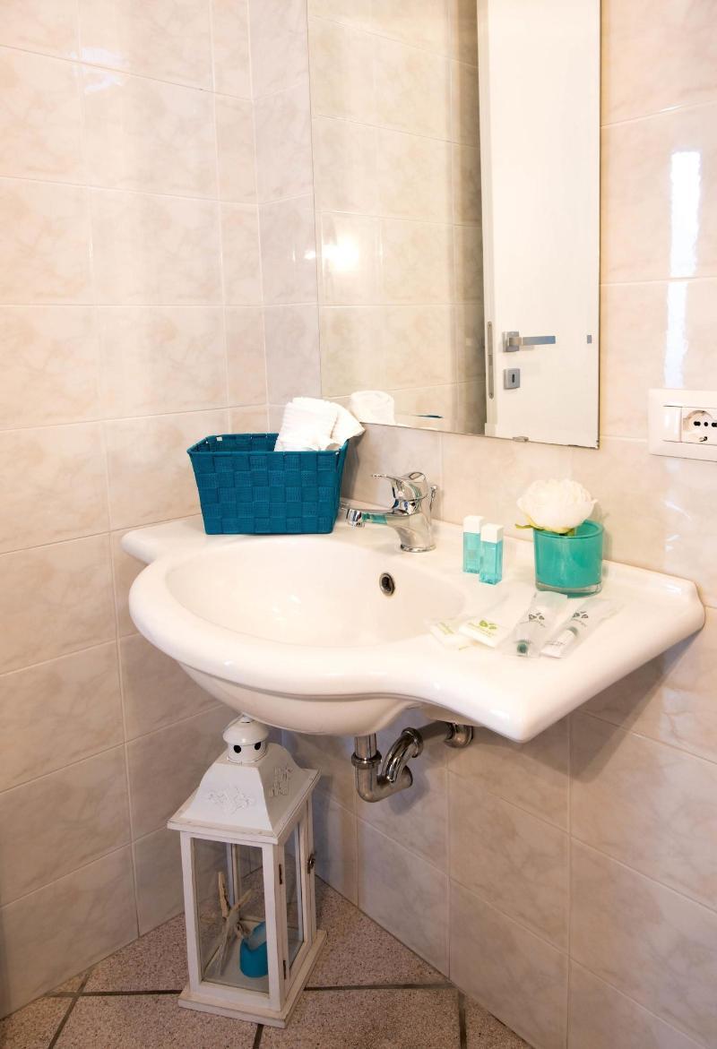 Hotel Mediterraneo Lido di Latina Eksteriør bilde