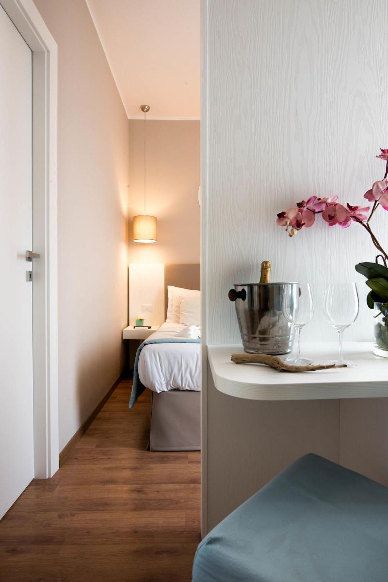 Hotel Mediterraneo Lido di Latina Eksteriør bilde