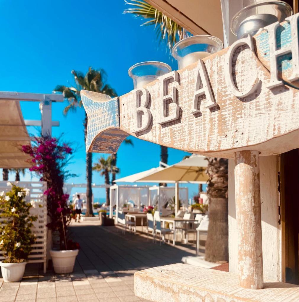 Hotel Mediterraneo Lido di Latina Eksteriør bilde