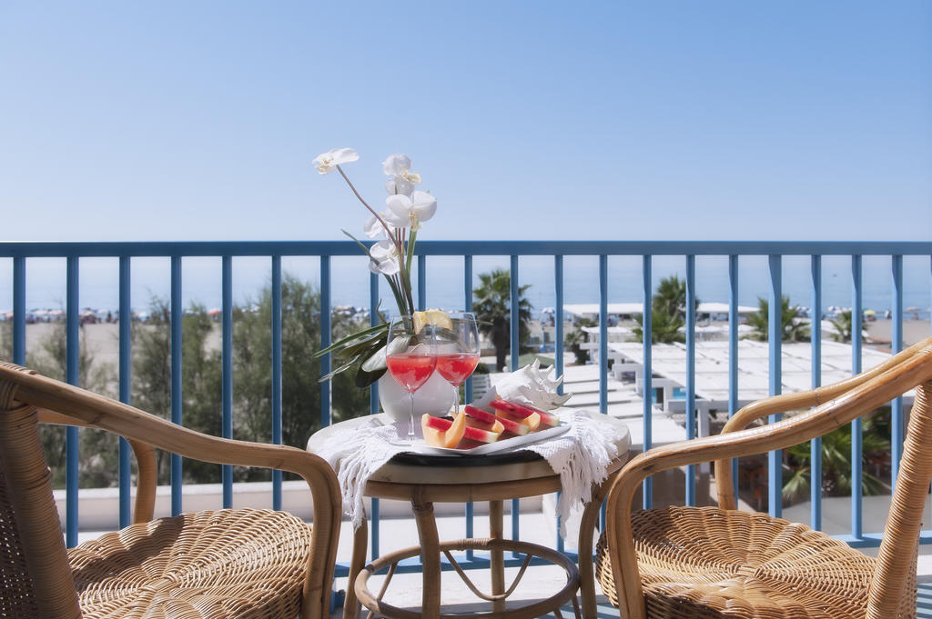 Hotel Mediterraneo Lido di Latina Eksteriør bilde